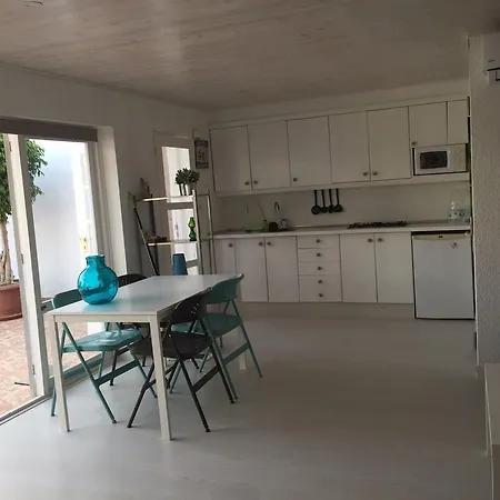 シャレー Lomo Sala House II テルデ